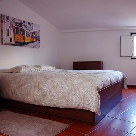 Lisbon Sloped Ceiling Apartment Luaran gambar